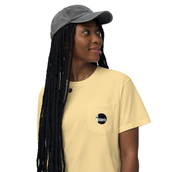 Unisex garment-dyed pocket t-shirt - Image 3